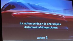 La automocion en la encrucijada 1 La automocion en la encrucijada 1